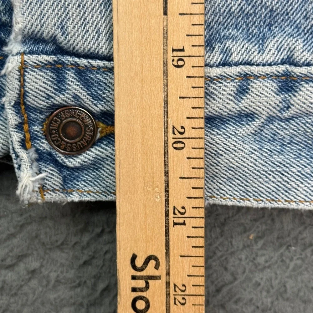 Levi's Trucker Jacket YTH L Light Blue Denim Vintage 90s Made in USA Distressed